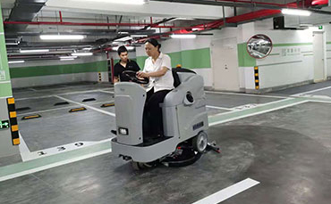 金年会app在线U900H驾驶式洗地机用于车库地面清洁